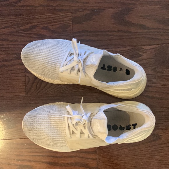 Adidas Ultraboosts - Picture 2 of 4